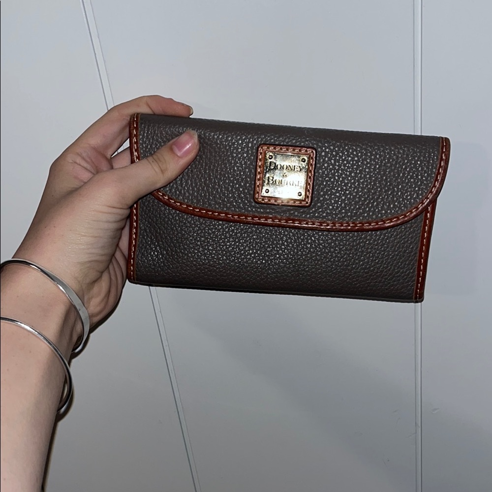 Dooney and Bourke grey elephant, skin wallet